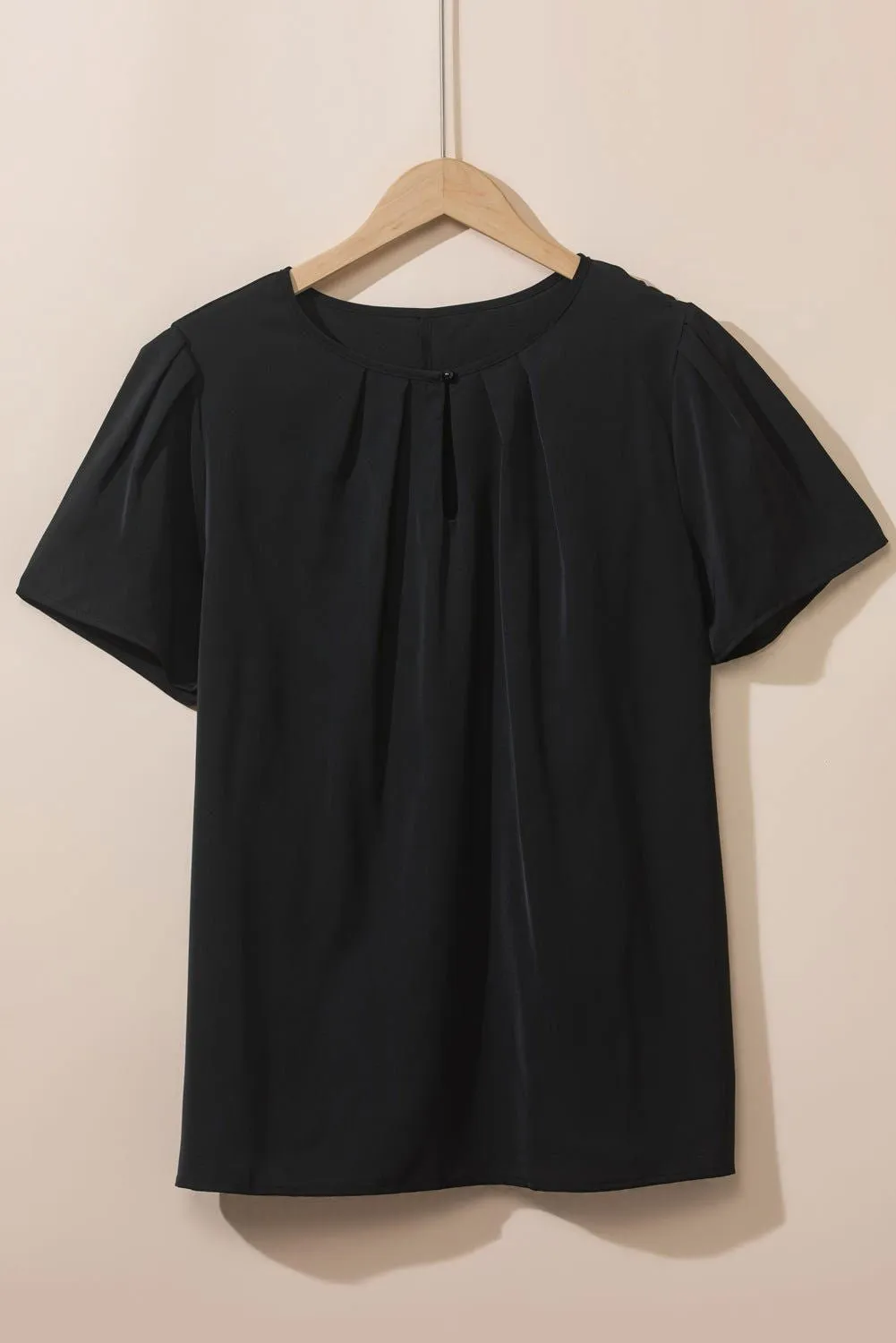 Black Keyhole Crew Neck Pleated Plus Size Top