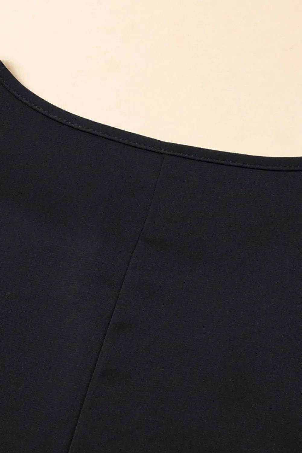 Black Keyhole Crew Neck Pleated Plus Size Top