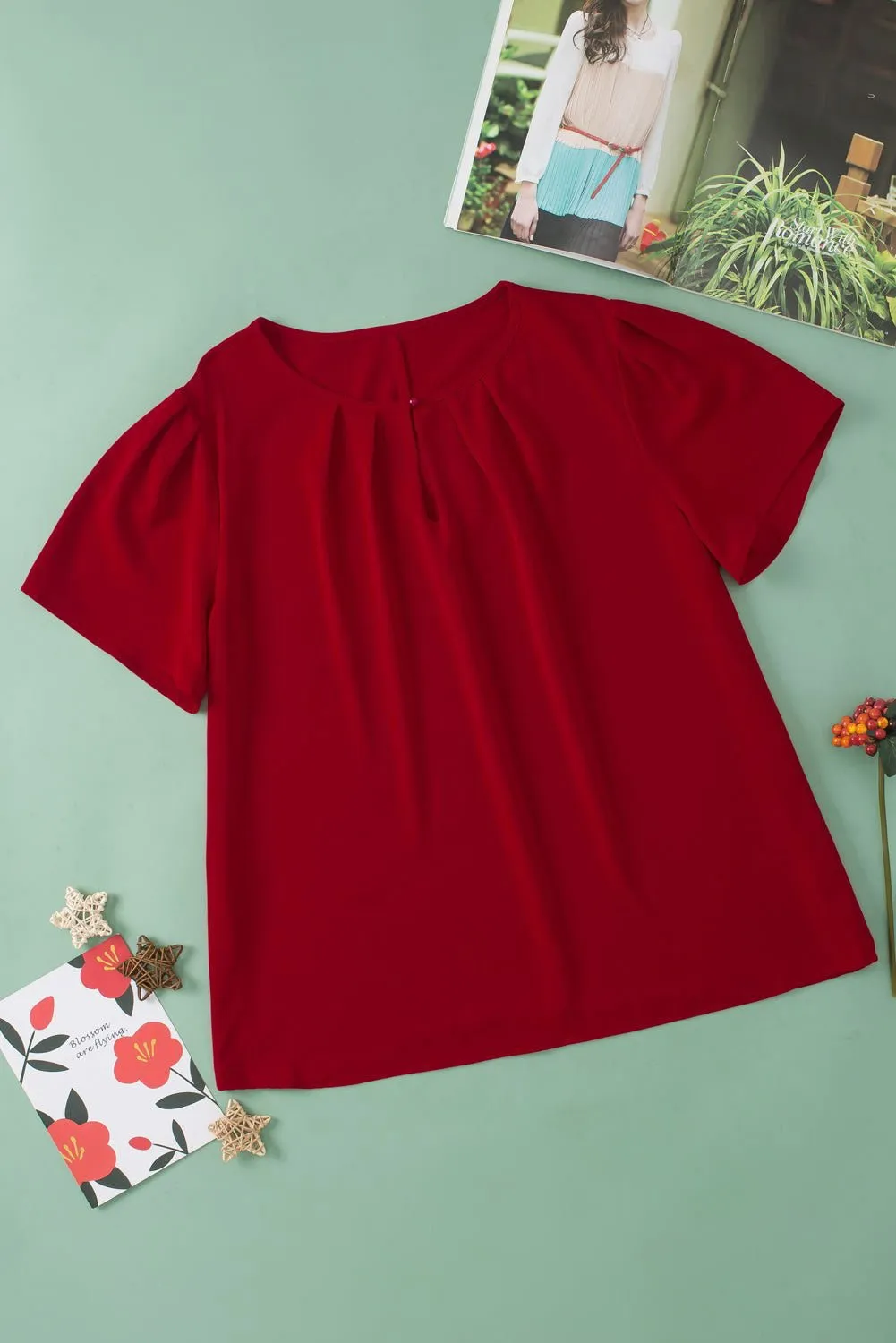 Black Keyhole Crew Neck Pleated Plus Size Top