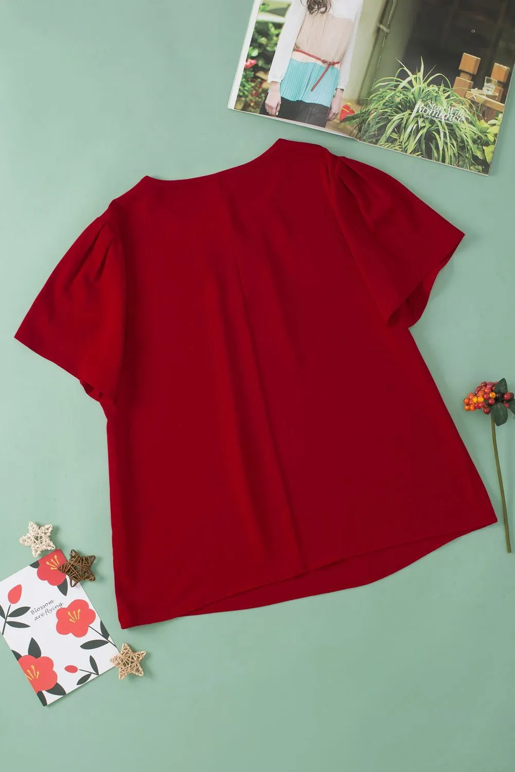 Black Keyhole Crew Neck Pleated Plus Size Top