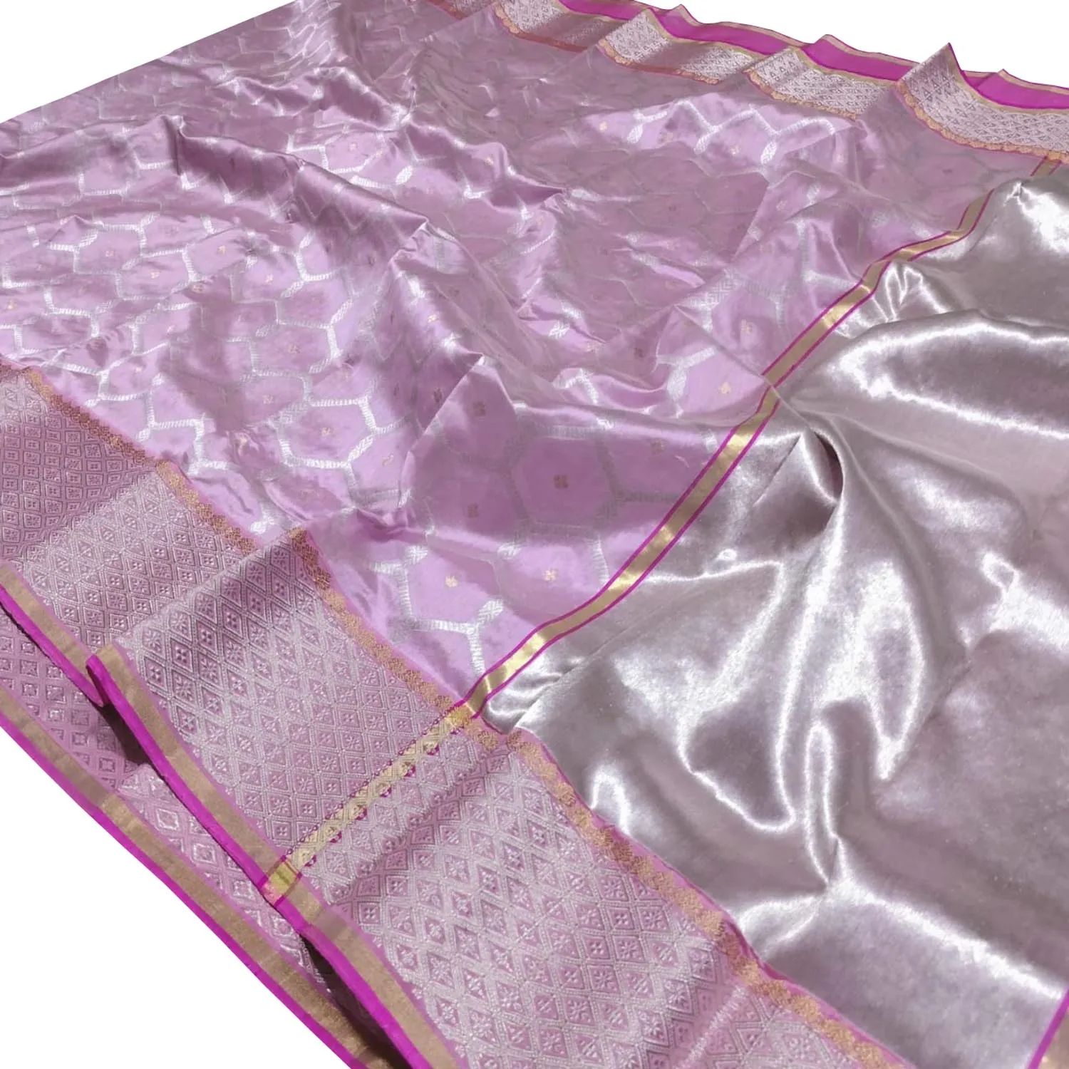 Elegant Pink Chanderi Handloom Pure Silk Saree: A Timeless Classic