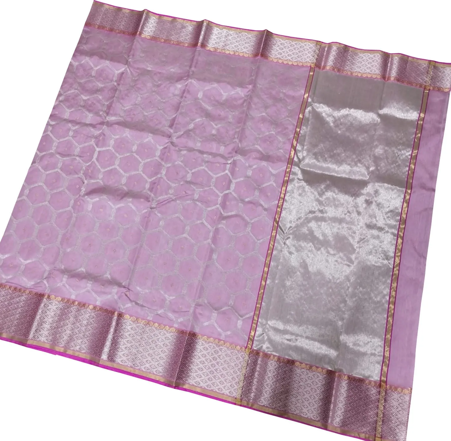 Elegant Pink Chanderi Handloom Pure Silk Saree: A Timeless Classic