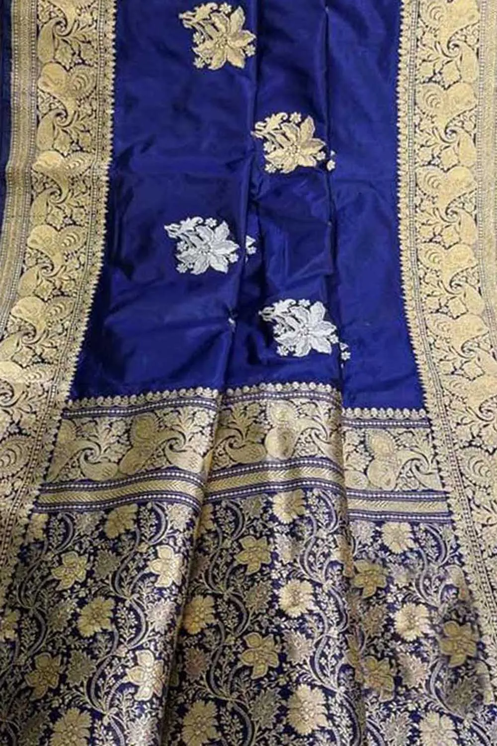 Exquisite Blue Banarasi Handloom Pure Katan Silk Saree: Timeless Elegance