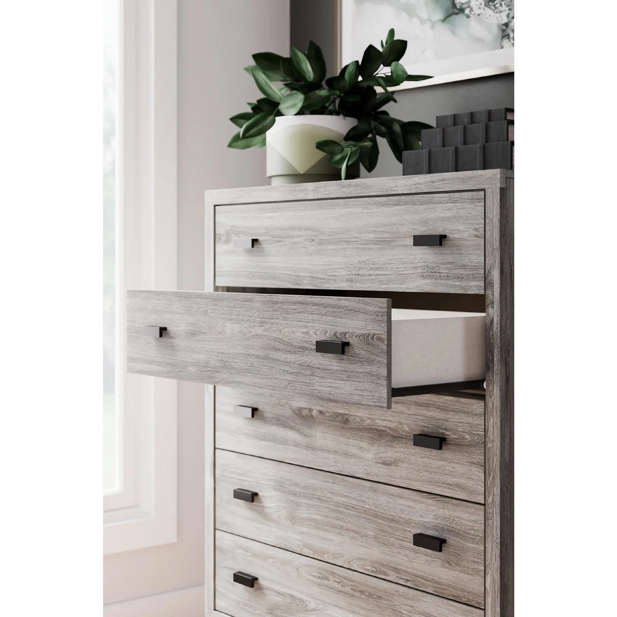 Vessalli Chest