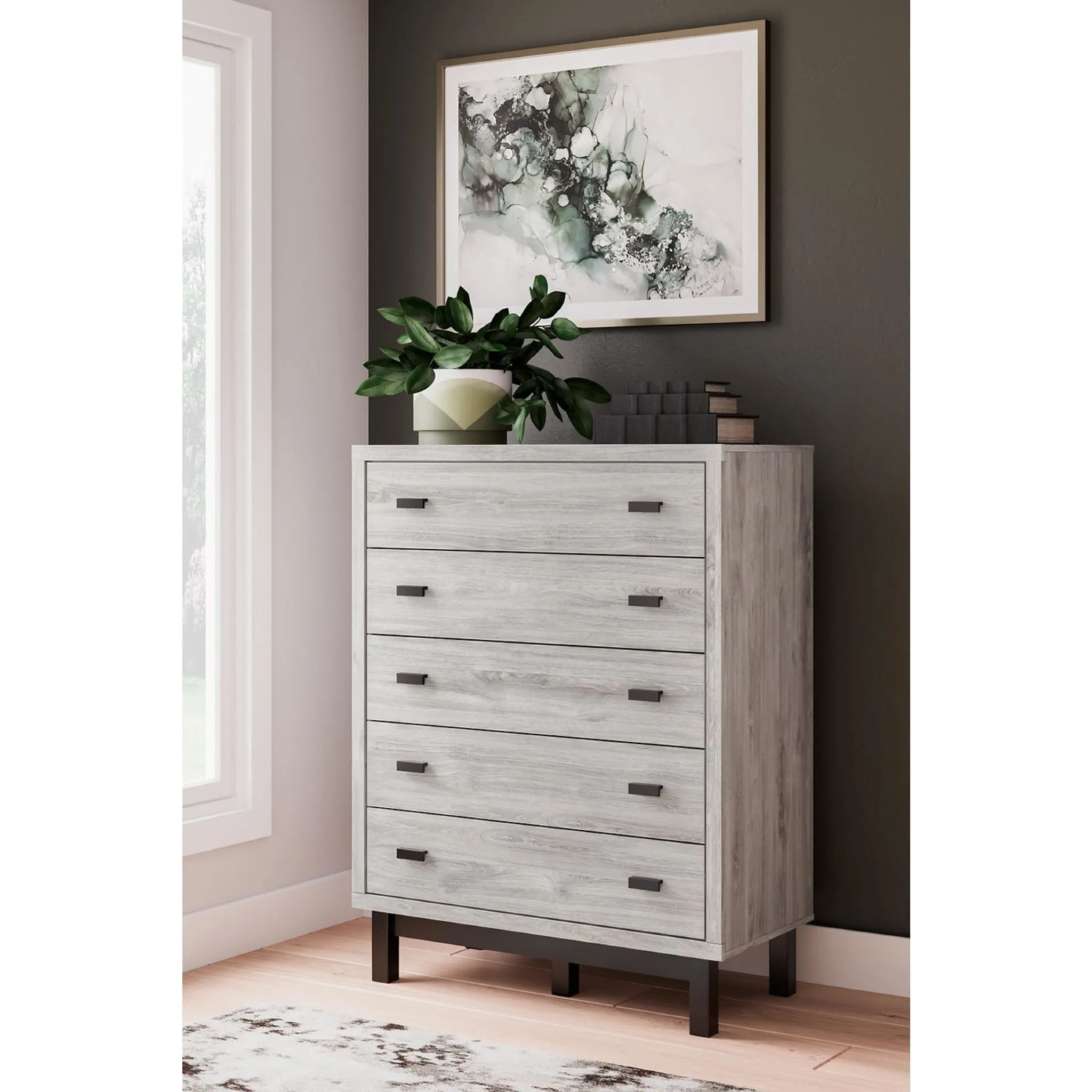 Vessalli Chest